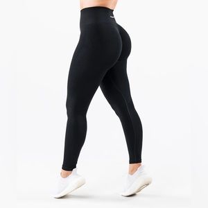COPY - NWOT Alphalete - Amplify Seamless Leggings - Black - S